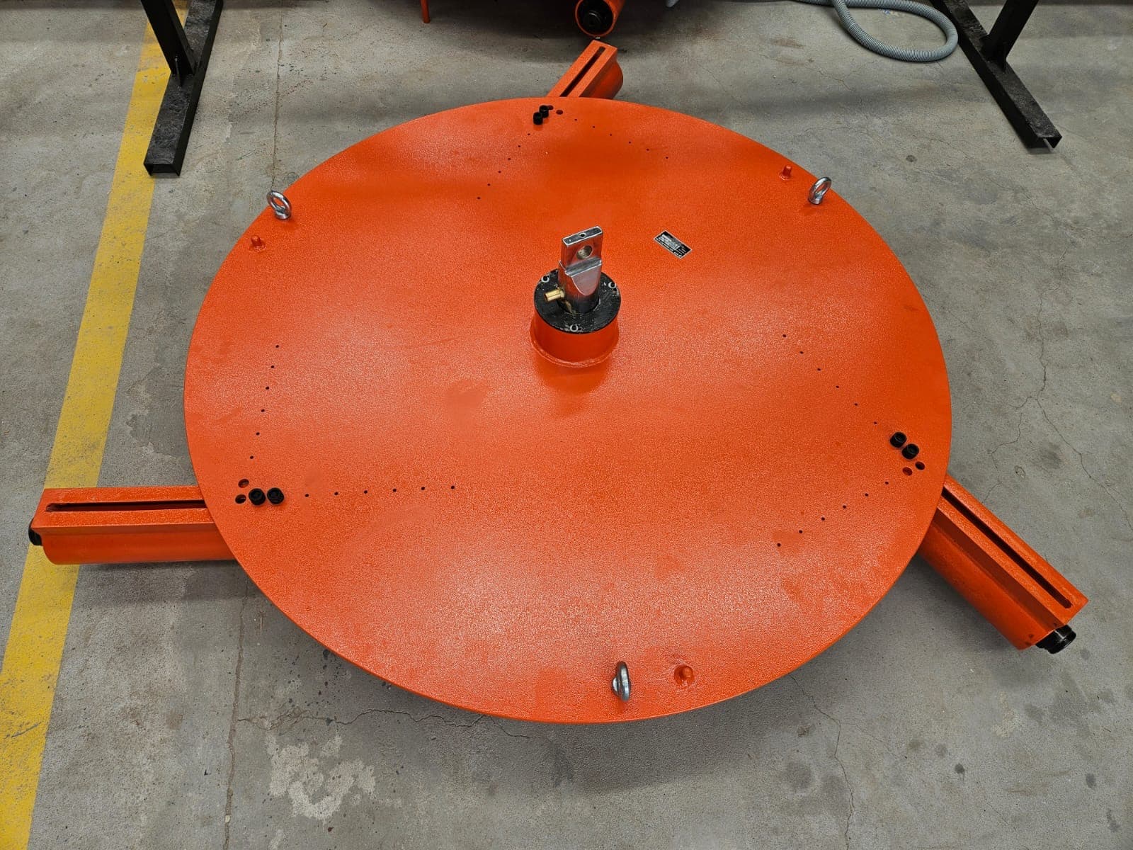 DFP India 3-arm side lining vibrator used for furnace relining